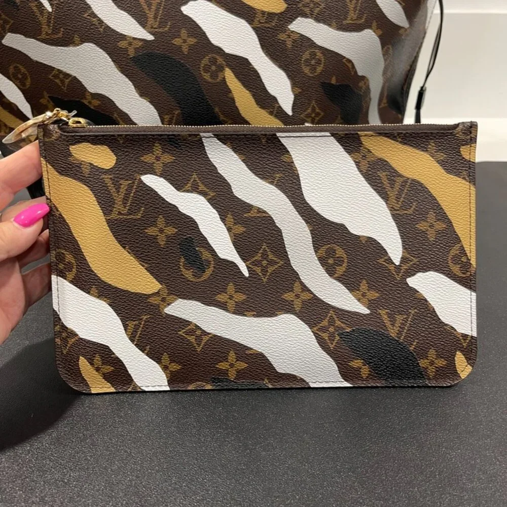 Louis Vuitton Monogram Neverfull MM Gold/Silver (JB1064)
